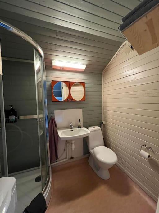 Idyllisk Minihus I Landlige Omgivelser - Med 5 Sengeplasser Og Parkering Åsen Buitenkant foto